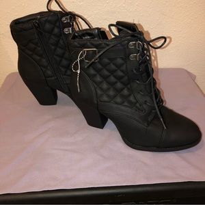 BRAND NEW Daisy Fuentes Heeled Boots